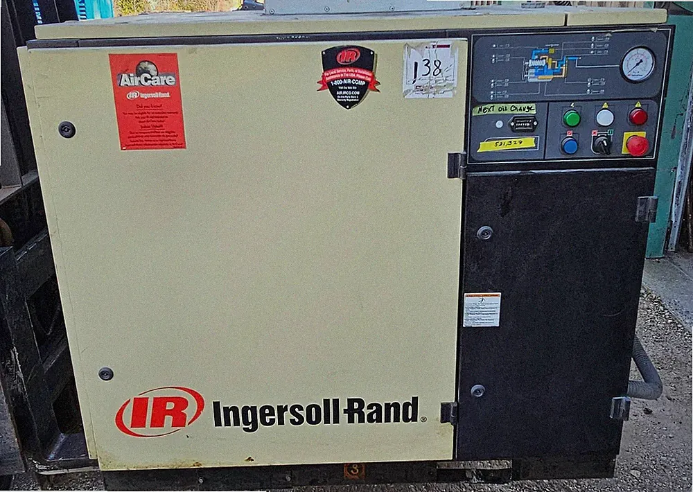 20 Hp Ingersoll Rand SSR UP6-20-125 Rotary Screw Air Compressor w/Dryer & Tank